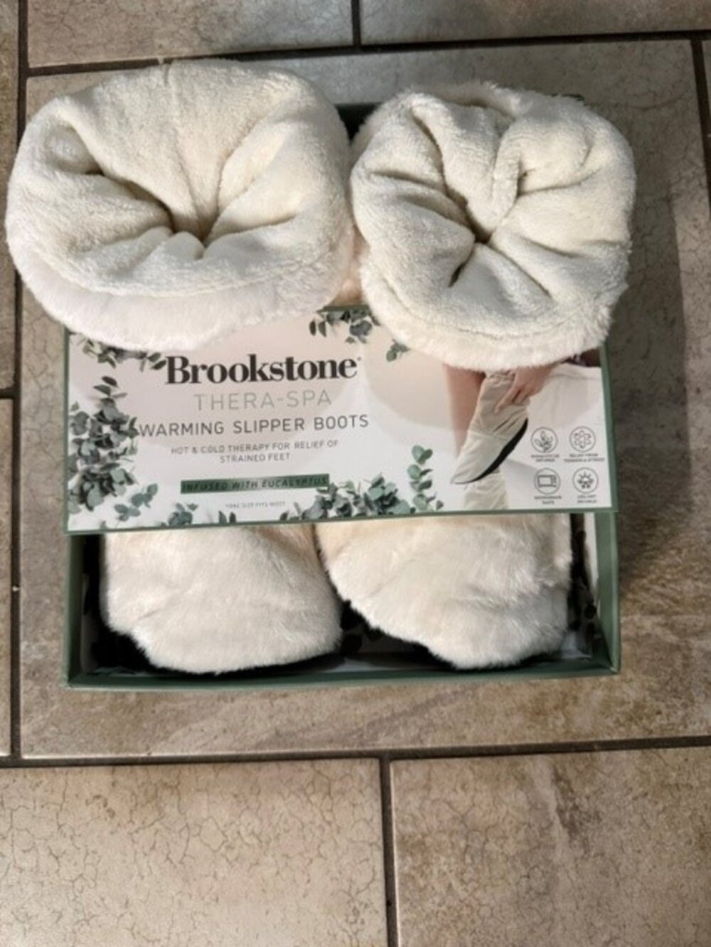 NWT - Brookstone Ivory Thera -Spa Warming Slippers- One Size Fits Most